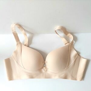 Seamless Nude T-Shirt Bra with Light Support